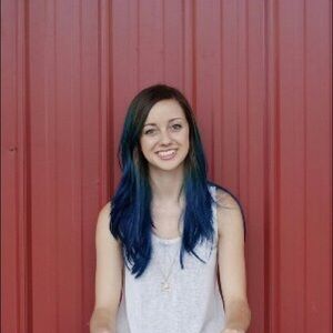 Meet your Posher, Caitlin